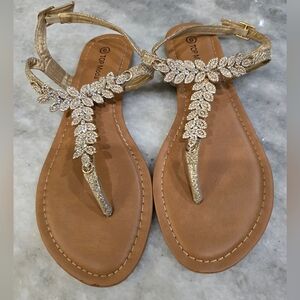 TOP Moda Gold and Tan Flat T strap Sandals with Rhinestone Embellishments Sz6